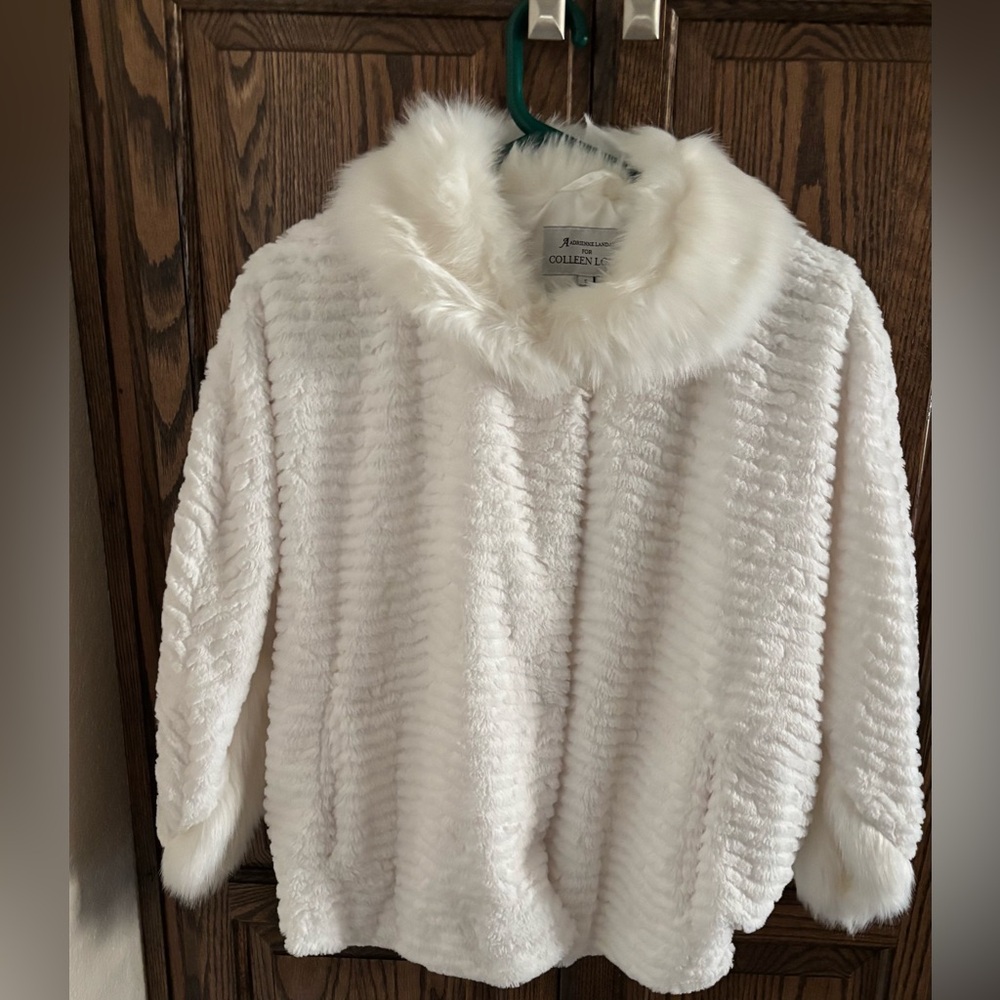 NWOT ADRIENNE LANDAU for Colleen Lopez WHITE Faux Fur Lined Jacket Coat, Sz S